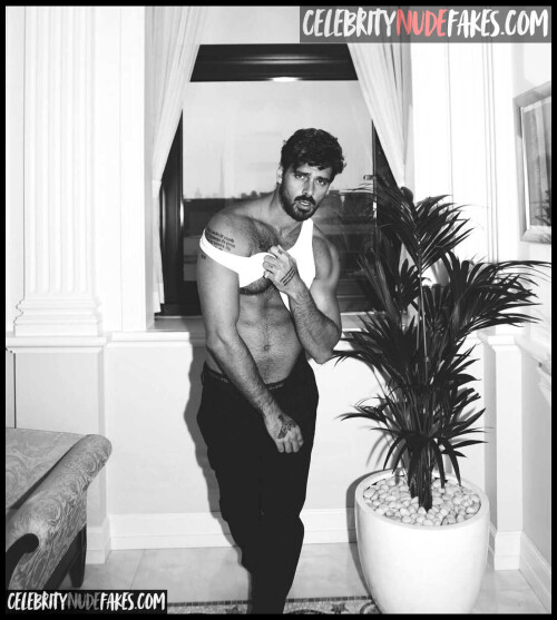 Celebrity-Michele-Morrone-Frontal-Nude--NSFW-xxx-Photos18.jpeg